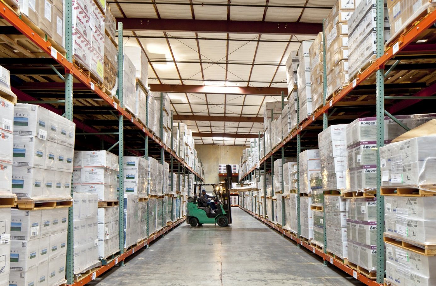 Push-Back vs. Pallet Flow: Which System Fits?
